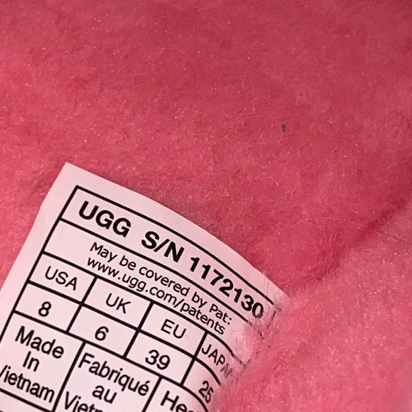 Valentine Edition Slippers NIB - Picture 2 of 3